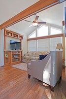 Flat-screen TV, table tennis