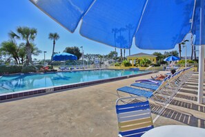 2 outdoor pools