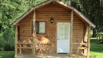Cottage, nhiều giường, không hút thuốc, bếp nhỏ (Linens Included, No Bath, No Pets) | Ngoại thất