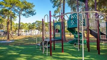 Children’s play area – outdoor