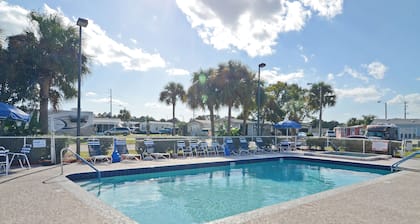 Southern Palms RV Campground Resort