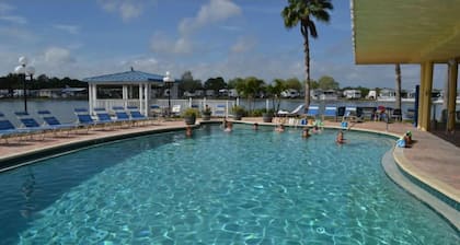Winter Quarters Encore Manatee RV Resort