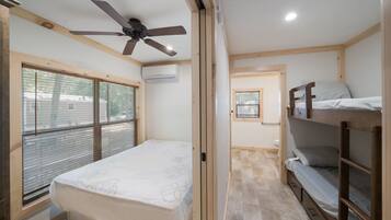 Cottage, 1 Bedroom, Accessible (Linens Available) | WiFi