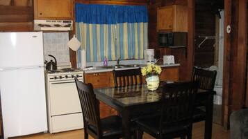 Cabin, Multiple Beds, Non Smoking, Lake View (Linens available) | Private kitchen | Full-sized fridge, microwave, stovetop, coffee/tea maker
