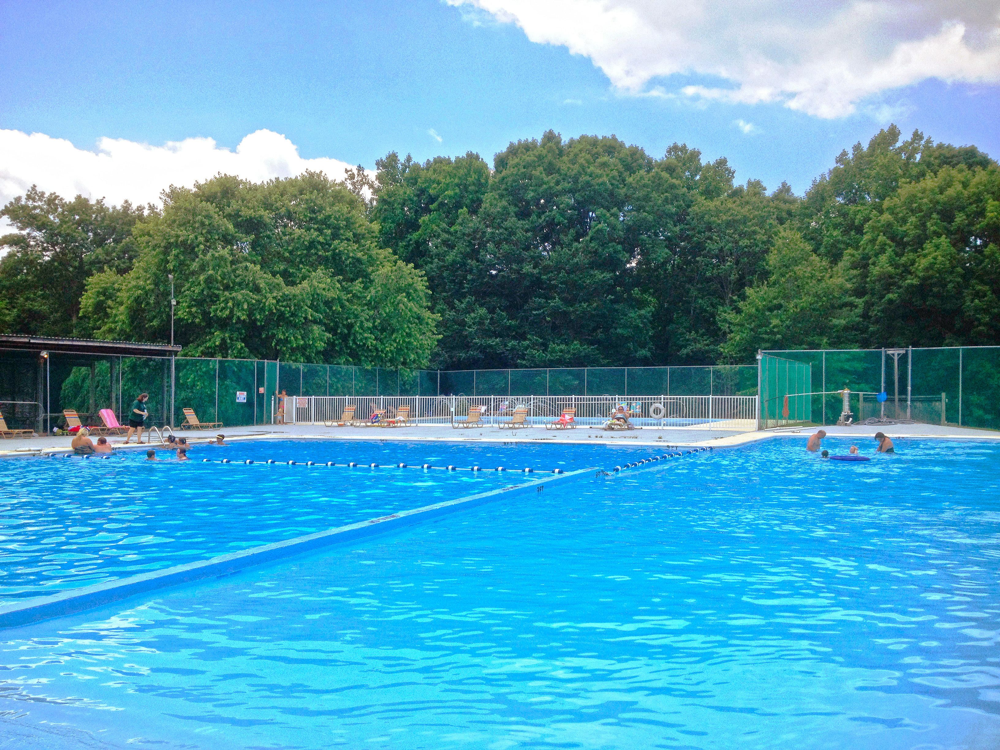 حمّام سباحة خارجي موسمي