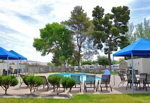 Outdoor pool - Las Vegas RV Resort (Las Vegas)