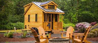 胡德山村莊房車度假村