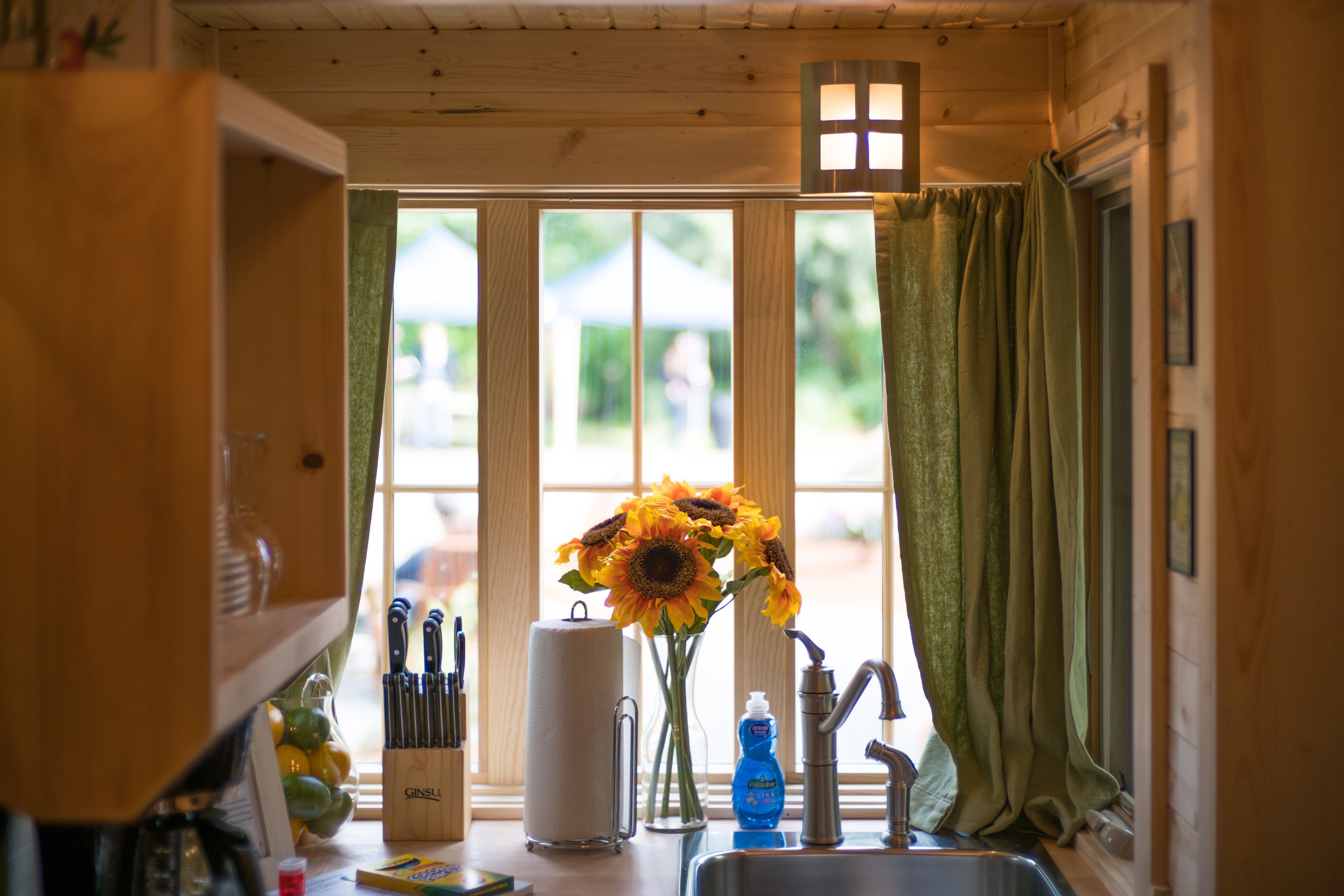 獨棟房屋, 1 間臥室 (No Pets, Tiny House, Linens Included) | 房內用餐區