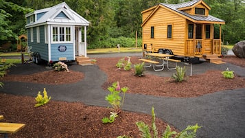 House, 1 Bedroom (No Pets, Tiny House, Linens Included) | Garden view