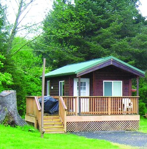 Individually decorated, individually furnished, bed sheets - Seaside RV Resort (Seaside)