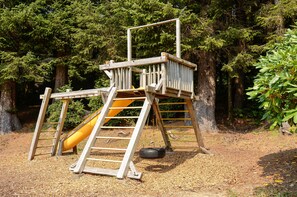 Children's play area - outdoor - South Jetty RV & Camping Resort (Florence)