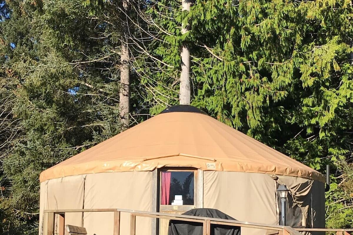 Tienda de campaña Deluxe, para no fumadores (Yurt, Linens Available, accessible)