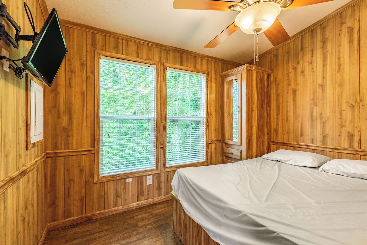 Cottage, 2 Bedrooms, Non Smoking (Linens Not Included, No Pets) | WiFi