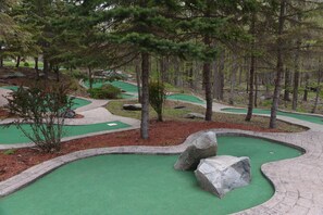 Mini-golf - Scotrun RV Resort - Campground (Henryville)