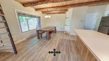 Cabin, 3 Bedrooms, Non Smoking, Kitchen (Linens Not Provided, 2 floors)