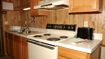Full-size fridge, microwave, coffee/tea maker