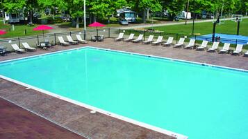 2 outdoor pools, sun loungers