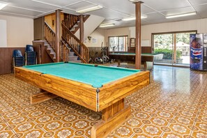 Billiards - Chehalis RV & Camping Resort (Chehalis)