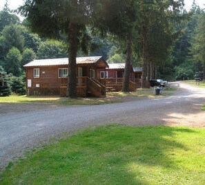 Room - Thunderbird RV & Camping Resort (Monroe)