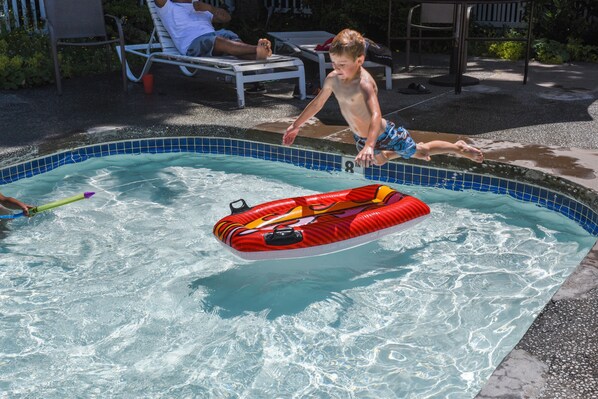 3 outdoor pools