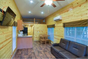 Deluxe Cabin (No Pets, Linens Incl) - Neshonoc Lakeside Camping Resort (West Salem)