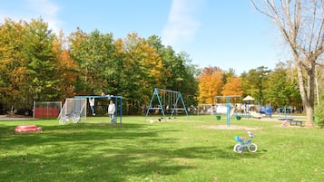 Children’s play area – outdoor