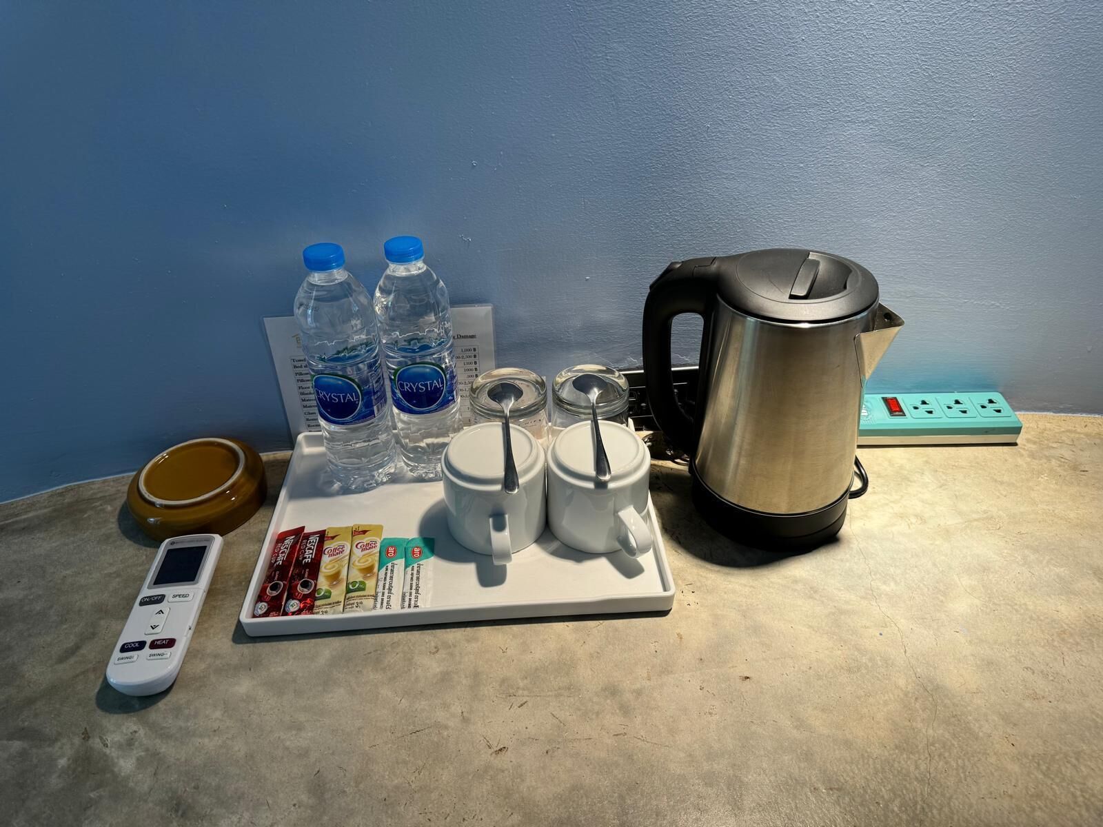 select comfort beds, desk, rollaway beds, free wifi