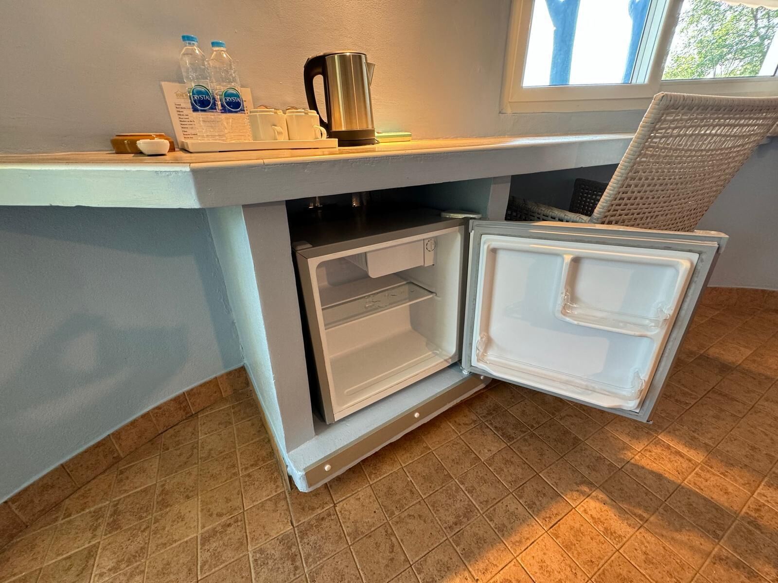 select comfort beds, desk, rollaway beds, free wifi