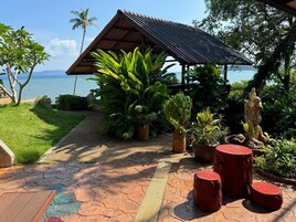 2 restaurants, breakfast served