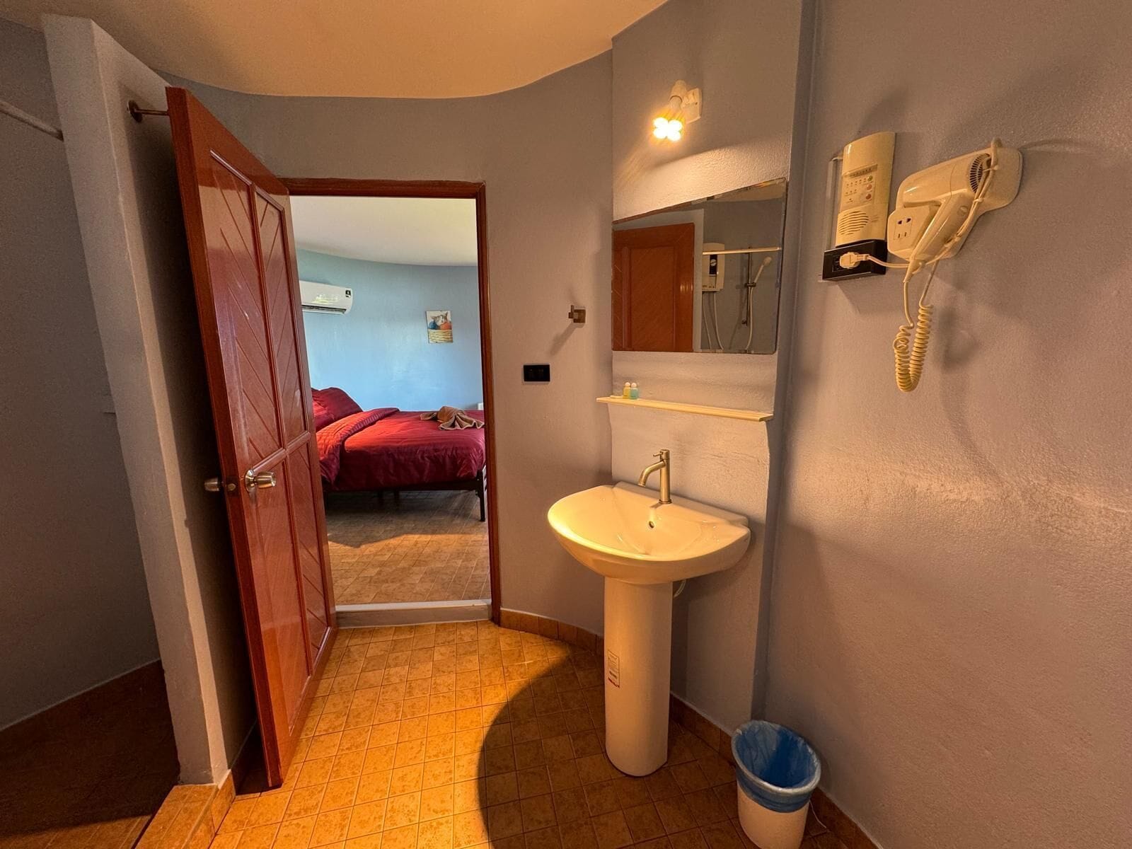 superior seaview | bathroom | shower, free toiletries, hair dryer, towels