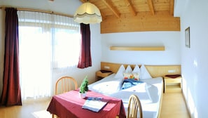 Comfort Double Room, Balcony, Mountain View | Individually furnished, desk, free cribs/infant beds, free rollaway beds - Hotel-Restaurant Rosengarten (Zell am Ziller)