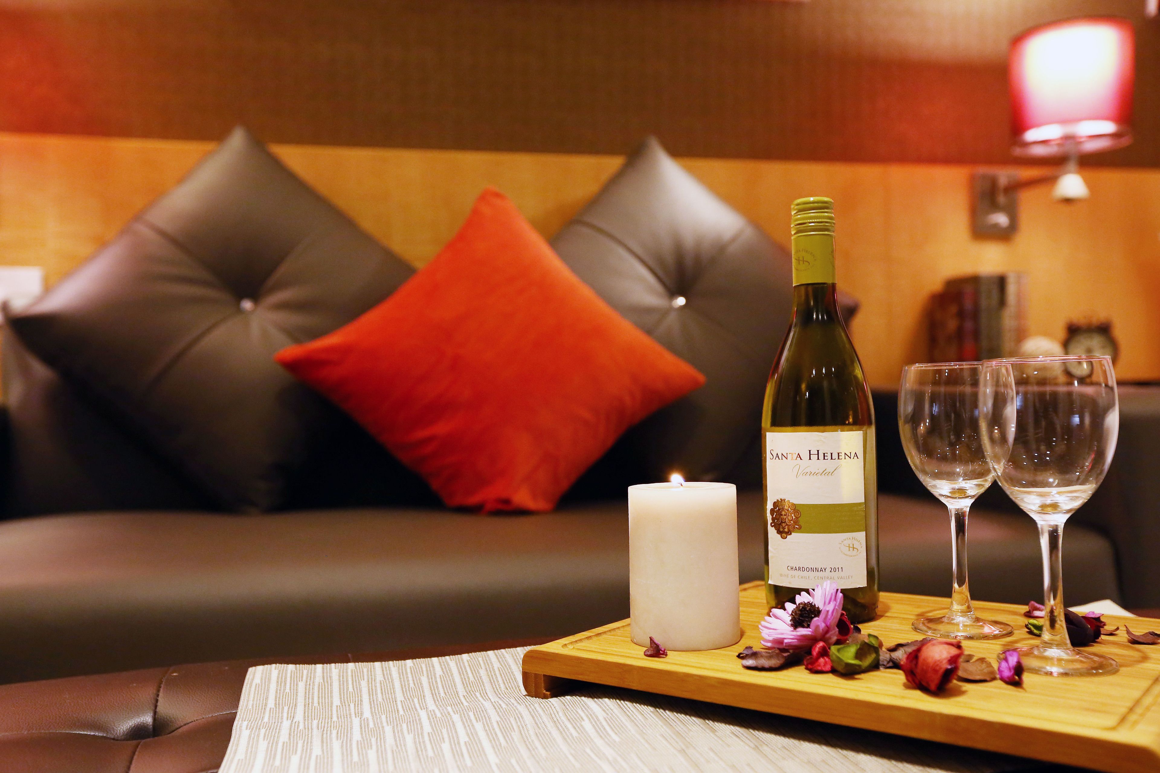 executive double room | down duvets, free minibar, desk, iron/ironing board