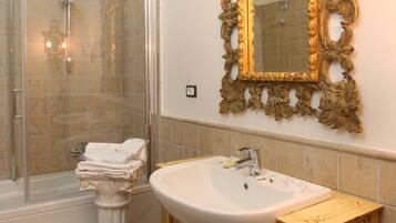 Chambre Double Supérieure | Salle de bain