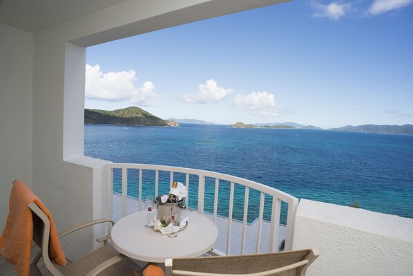 Literie de qualité supérieure, coffres-forts dans les chambres, bureau