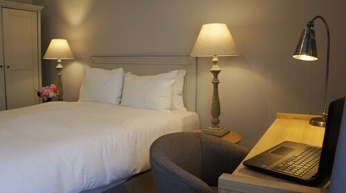The Abergavenny Hotel 