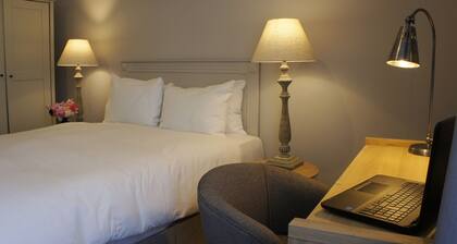 The Abergavenny Hotel