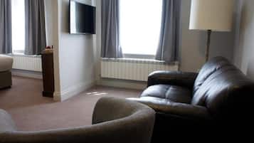 Studio, City View | Living area