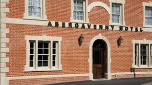 Exterior detail - The Abergavenny Hotel  (Abergavenny)