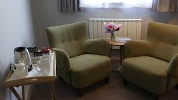 Double Room, City View | Interior