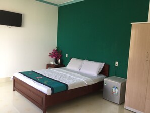 Minibar, escritorio y wifi gratis