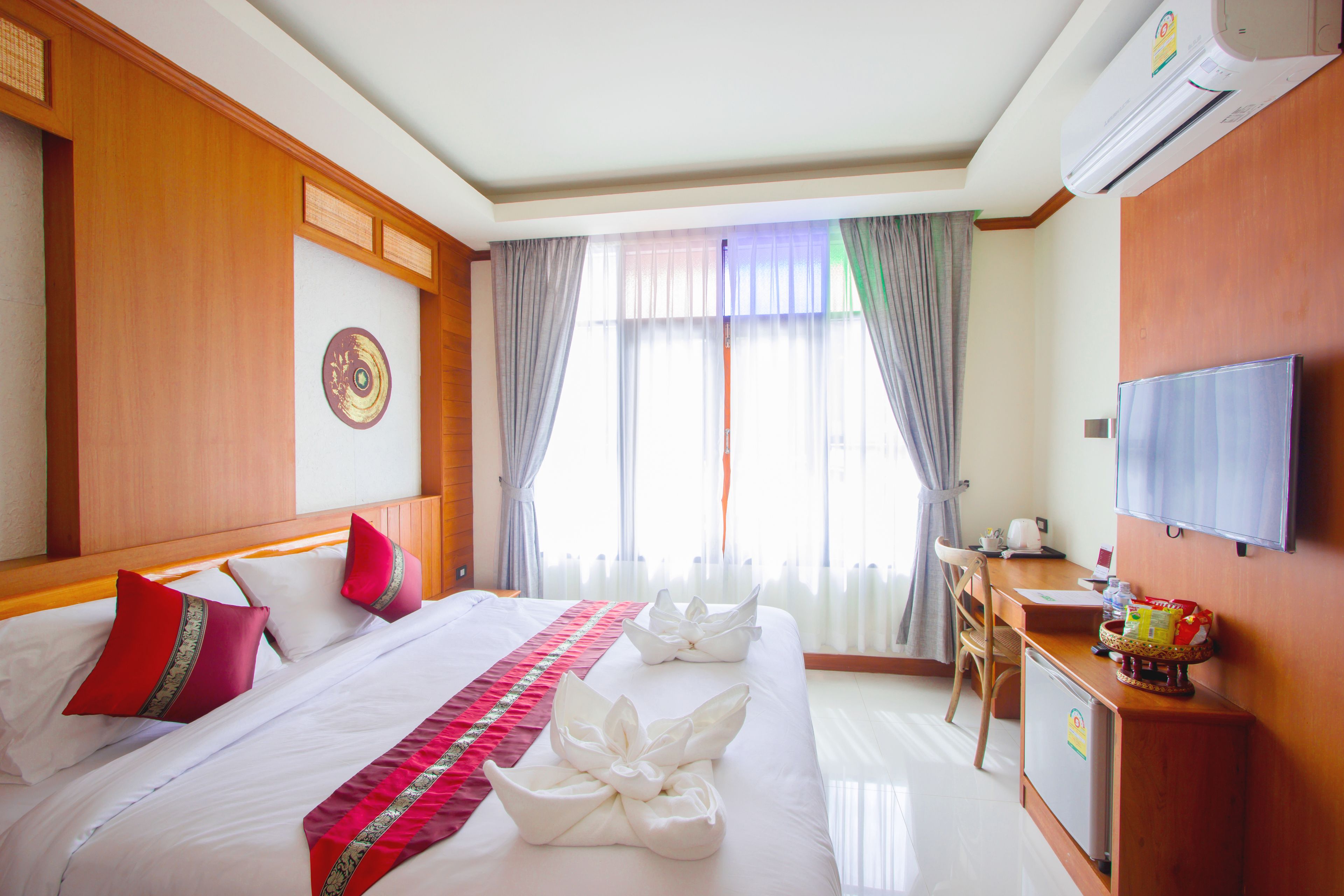 deluxe double room | premium bedding, in-room safe, desk, iron/ironing board