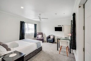 Room - Hamilton Settlers Motor Lodge (Hamilton)