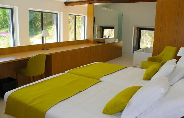 In-room safe, desk, soundproofing, free WiFi