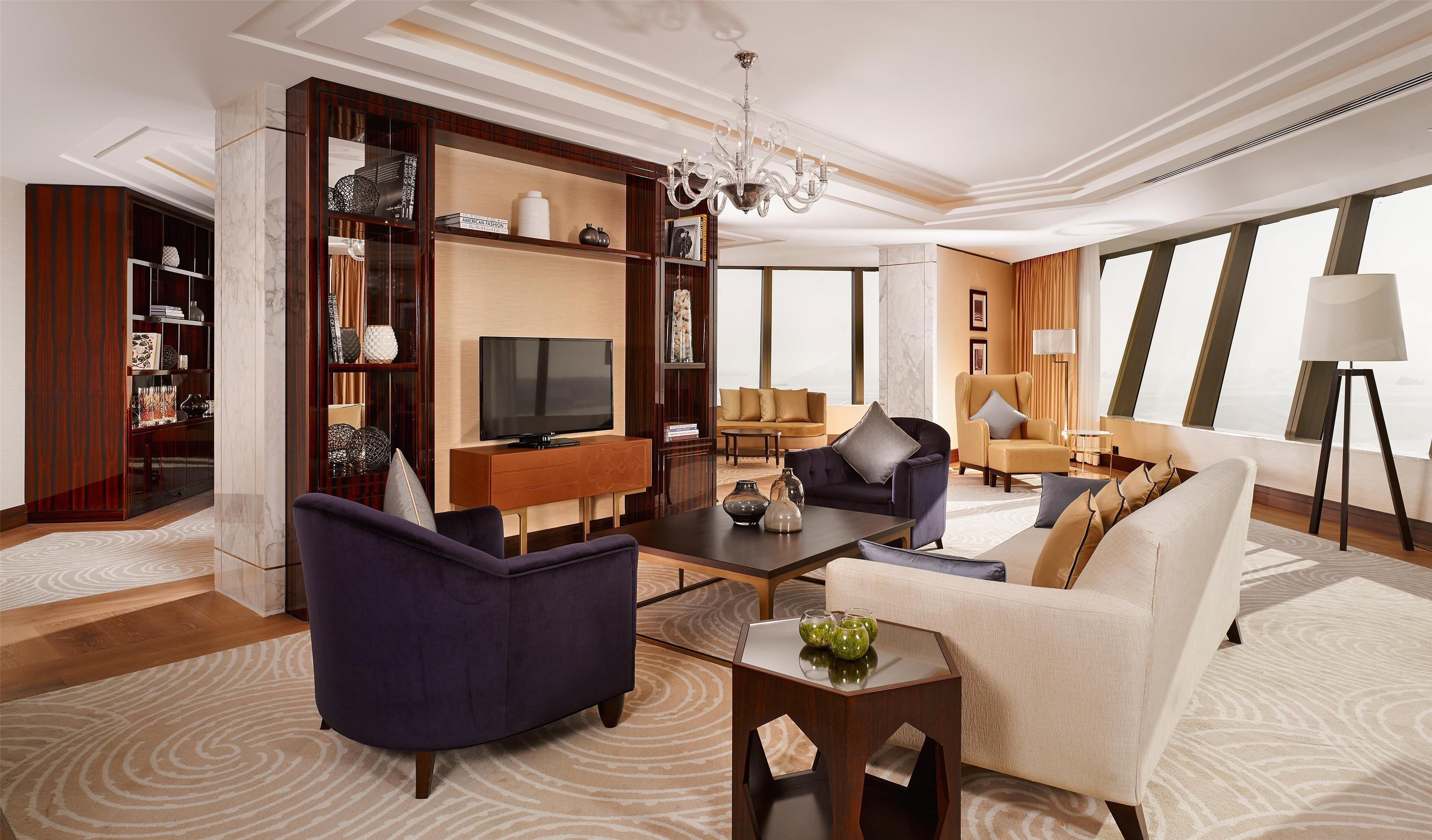 高級寢具、迷你吧、房內夾萬、書桌