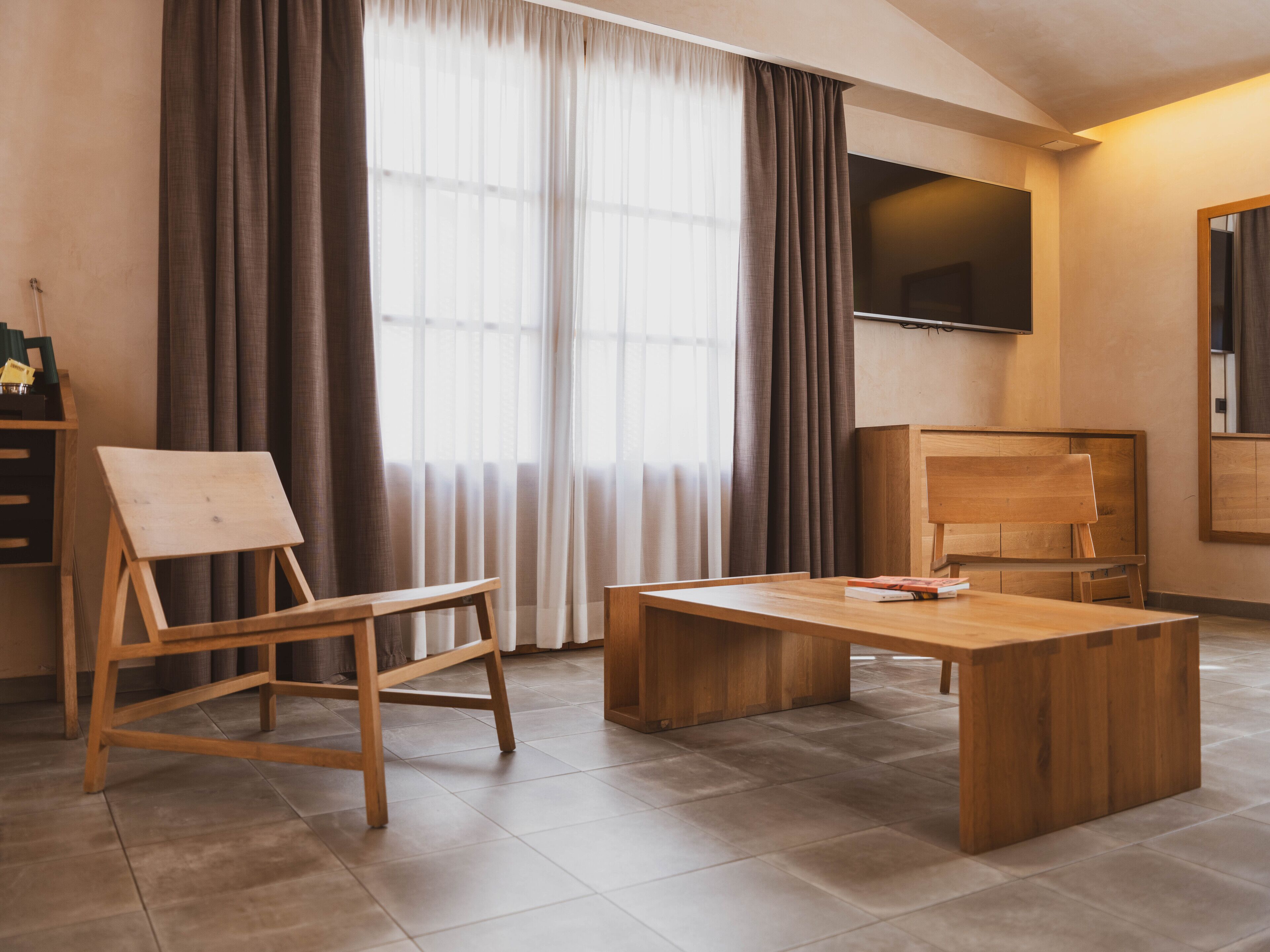 junior suite smart | living area | 42-inch lcd tv with satellite channels