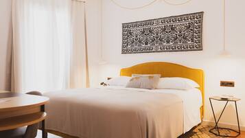 Sardart Triple | 1 bedroom, premium bedding, minibar, in-room safe