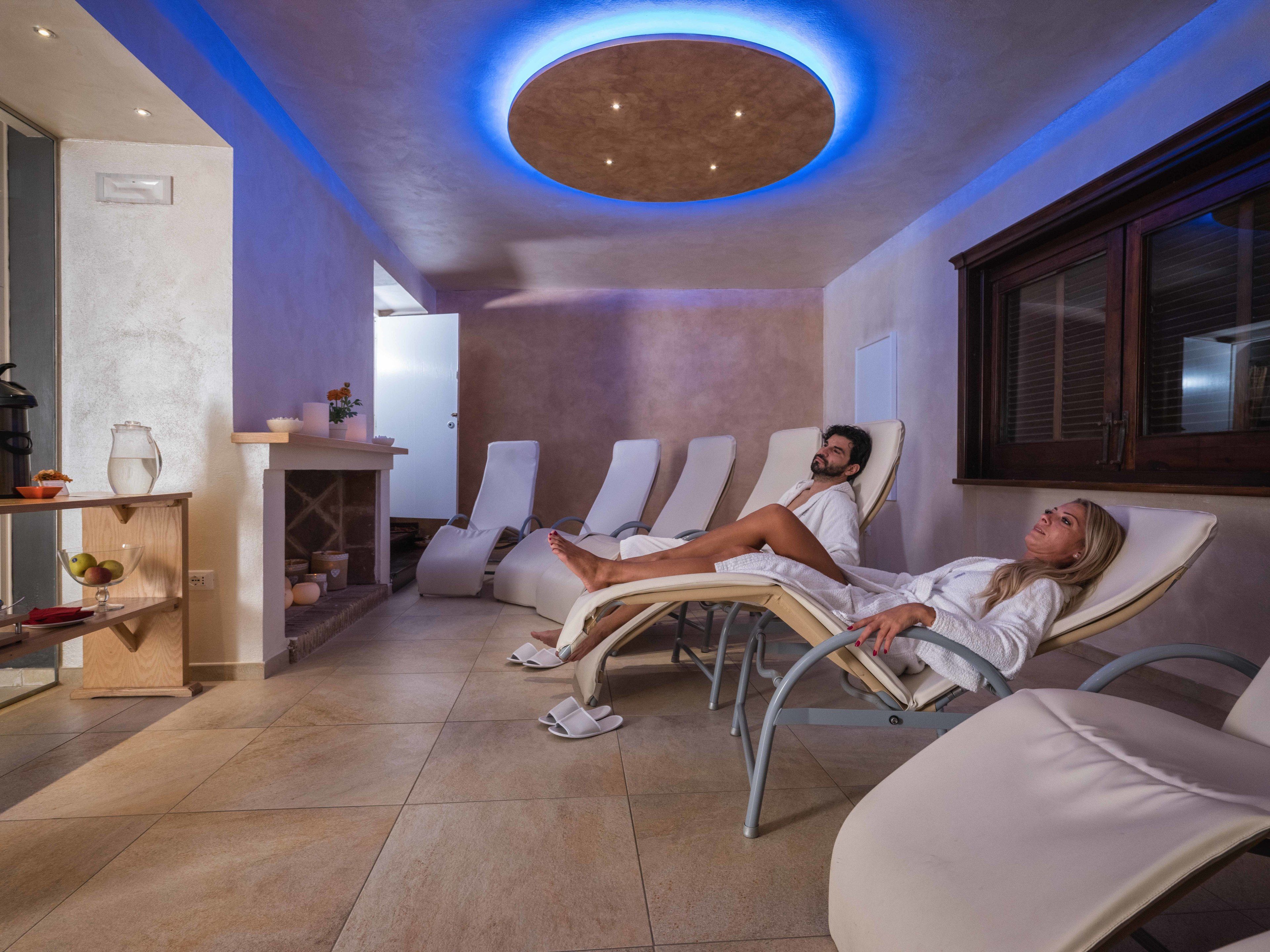 雙人療程室、桑拿、熱水浴缸、蒸氣室、土耳其浴、身體療程