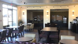 Lobby-lounge