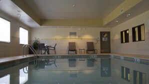Innendørsbasseng