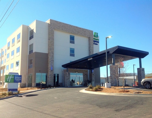 Holiday Inn Express & Suites Tahlequah by IHG